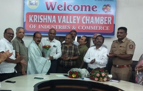 The officials were felicitated by the Krishna Valley Chamber for completing about 16 km of road work in Kupwad Industrial Estate on time and in a quality manner.