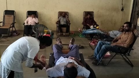 121 donors donated blood in Krishna Valley Chamber's blood donation camp.